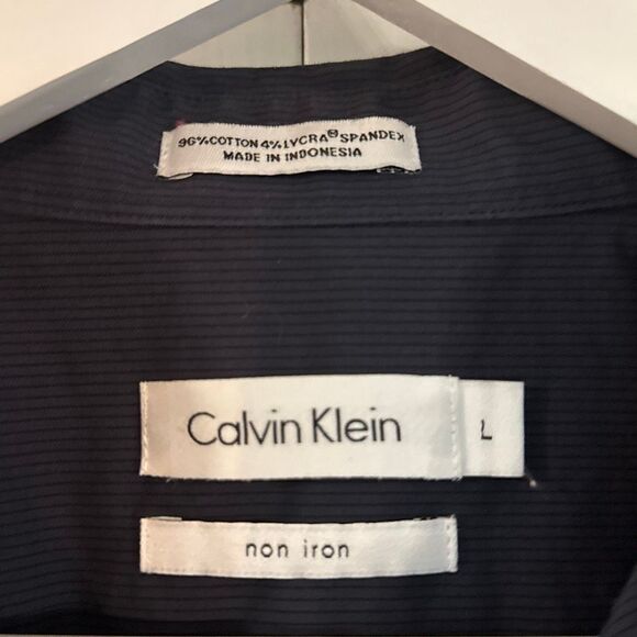 Calvin Klein navy striped non iron button down large - Picture 9 of 10